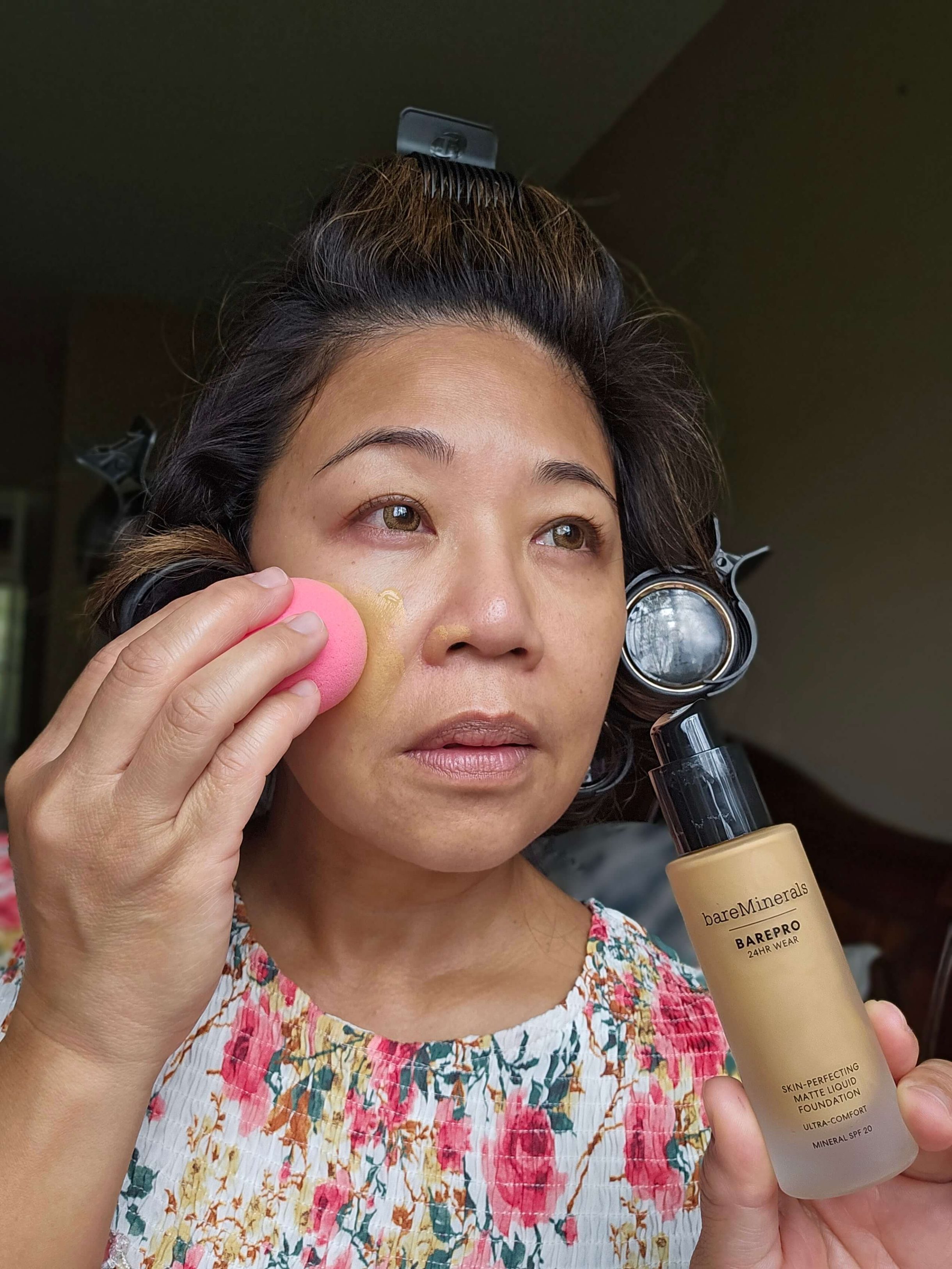 Predupre applying bareMinerals BarePro 24 Hr Wear Matte Liquid Foundation